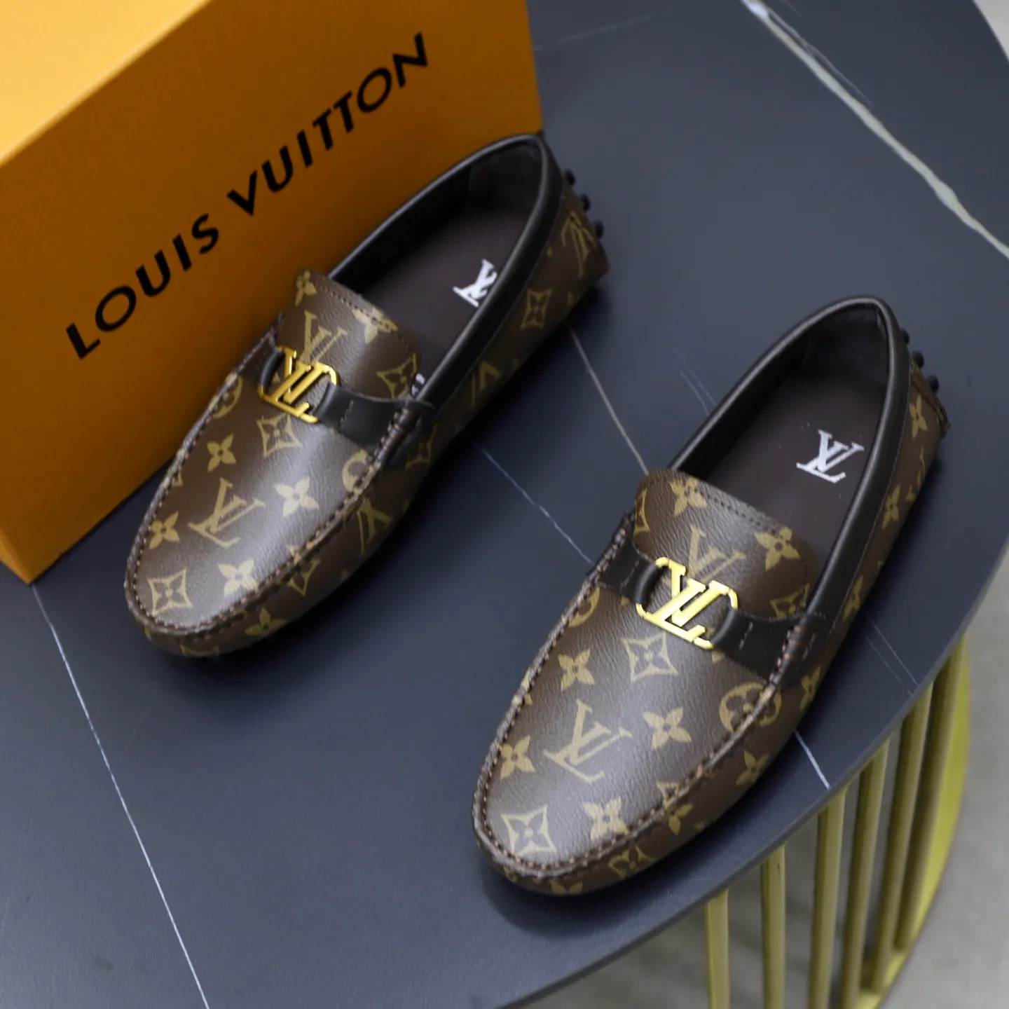 Ex-factory price: 480💰【LV】Louis Vuitton ⚠️High-end men’s driving and pedal series ⚠️38-44 (customized for 45) ⚠️All original cowhide leather! Thick and soft! Made entirely of calfskin lining! The latest non-slip beanie sole! Three-dimensional package technology! Fashionable and classic! Handicrafts! Original high quality! Feel free to compare!